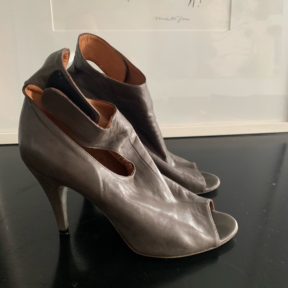 Co op Barney’s New York 36.5 leather
